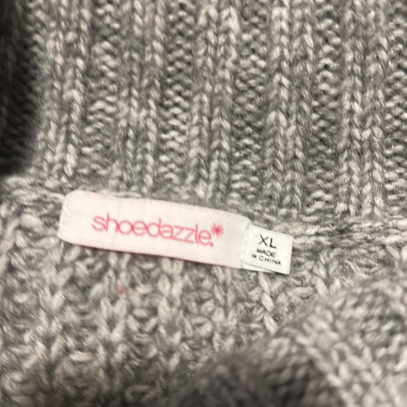 Sweater -off the shoulder NWT - Picture 4 of 4